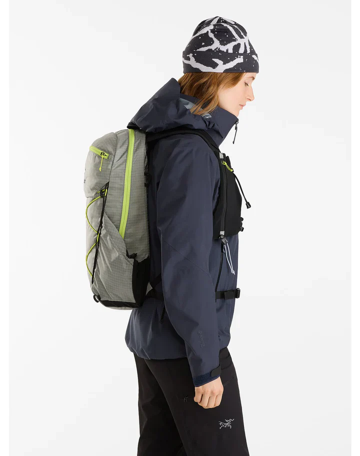 Arcteryx Beta AR Womens Waterproof Hooded Jacket - Image 7