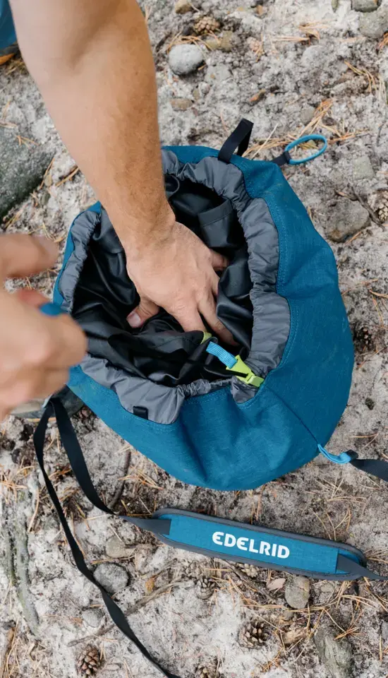 Edelrid Caddy Climbing Rope Bag - Image 4
