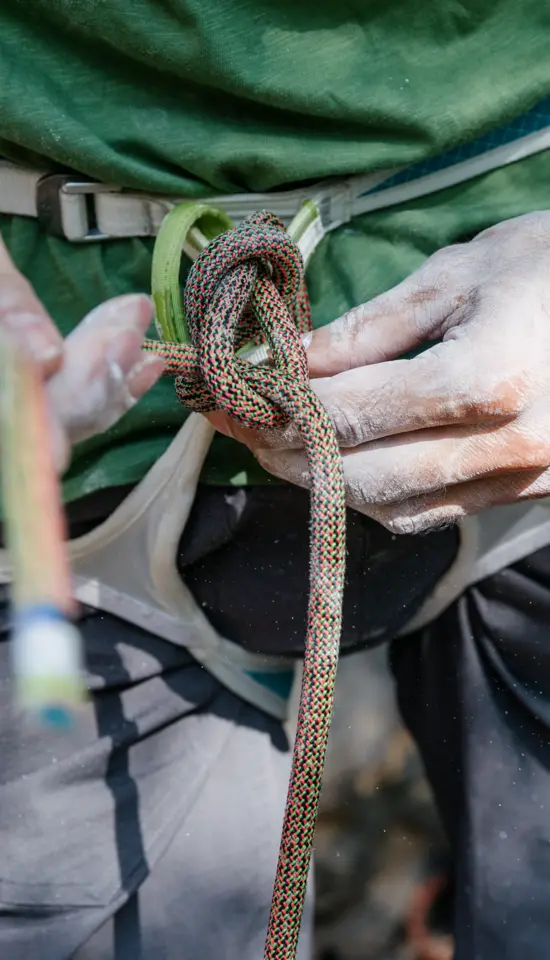 Edelrid Eagle Lite Protect Pro Dry 9.5mm Dynamic Climbing Rope - 70m - Image 4