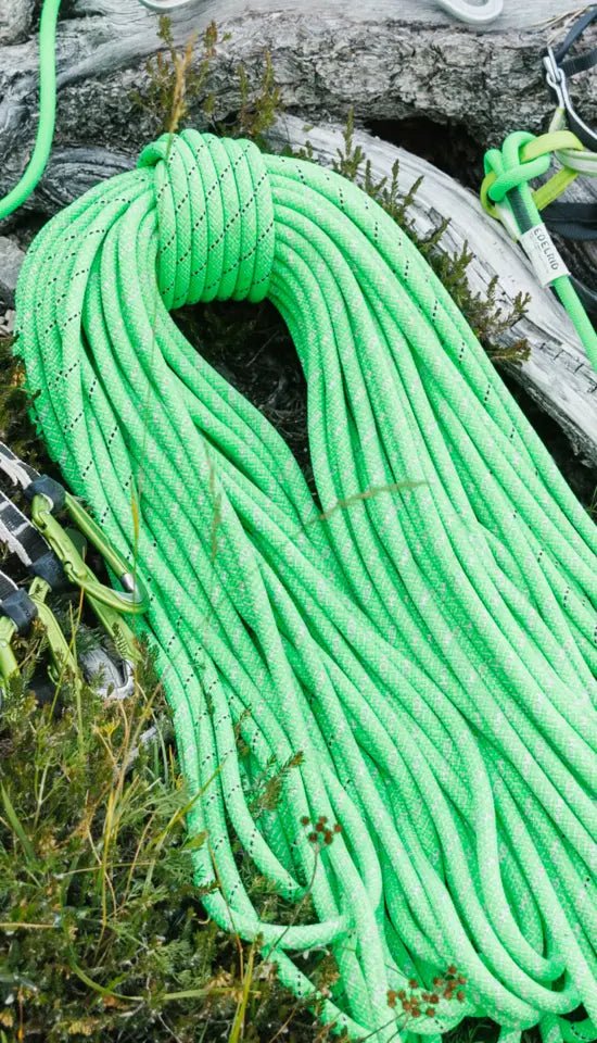 Edelrid Tommy Caldwell Eco Dry DT 9.6mm Dynamic Climbing Rope - 70m - Image 3