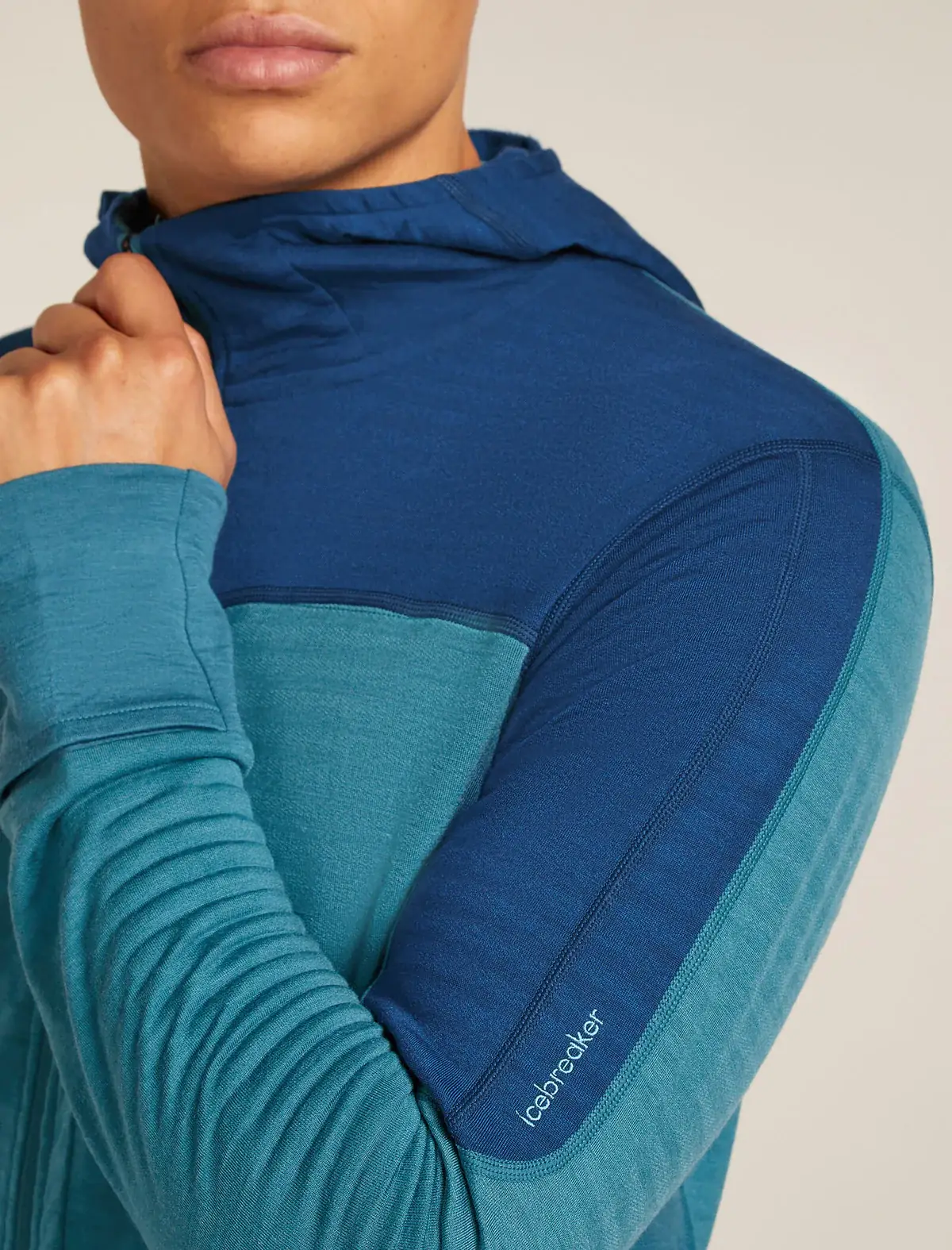 Icebreaker Merino Blend 300 RealFleece Descender Mens Hooded Jacket - Image 5