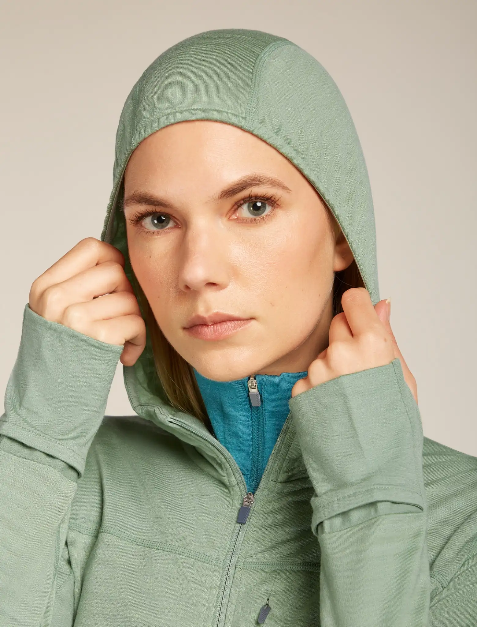 Icebreaker Merino Blend 300 RealFleece Descender Womens Hooded Jacket - Image 5