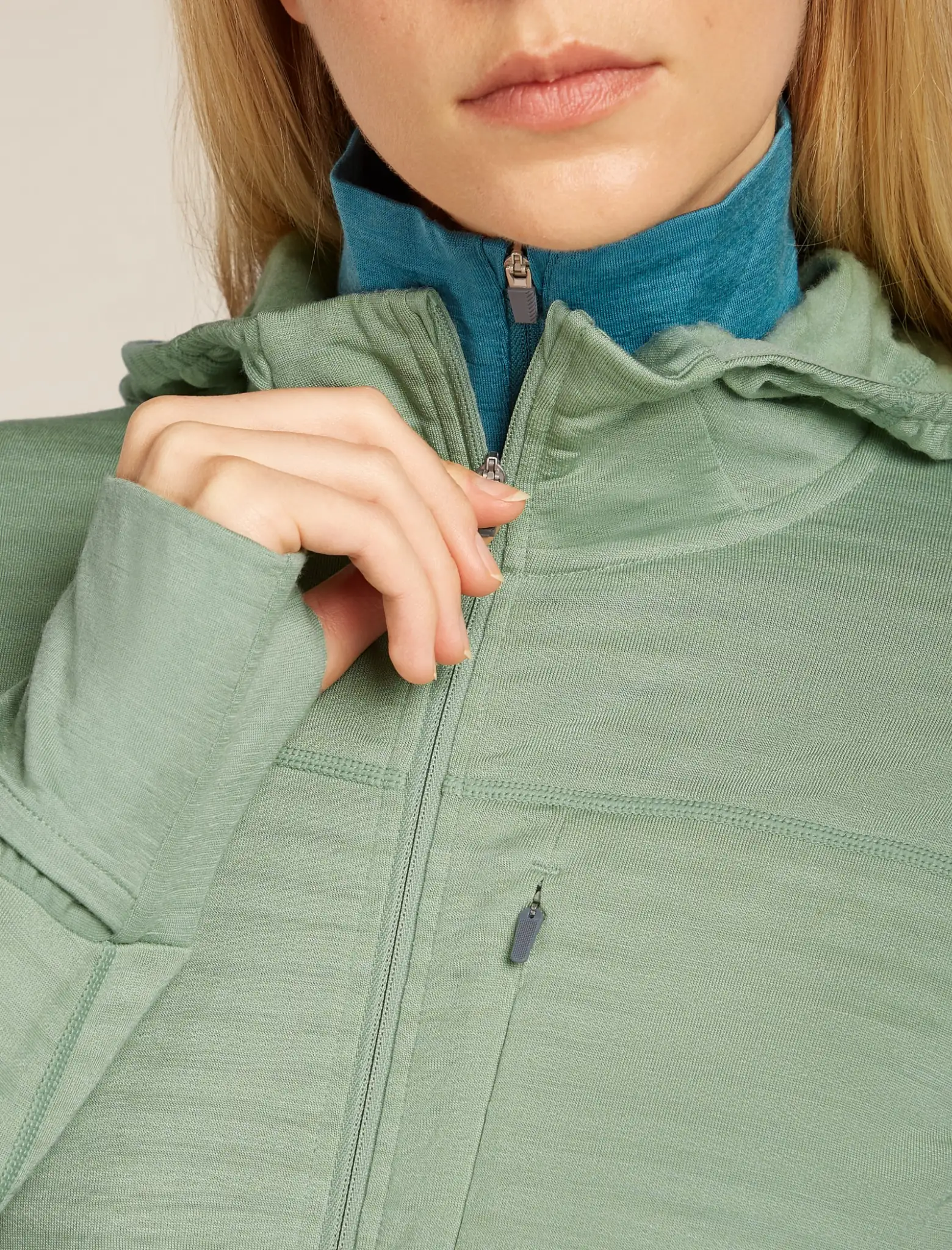 Icebreaker Merino Blend 300 RealFleece Descender Womens Hooded Jacket - Image 6