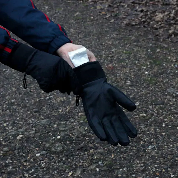 LifeSystems Air Activated Hand Warmers - Image 5