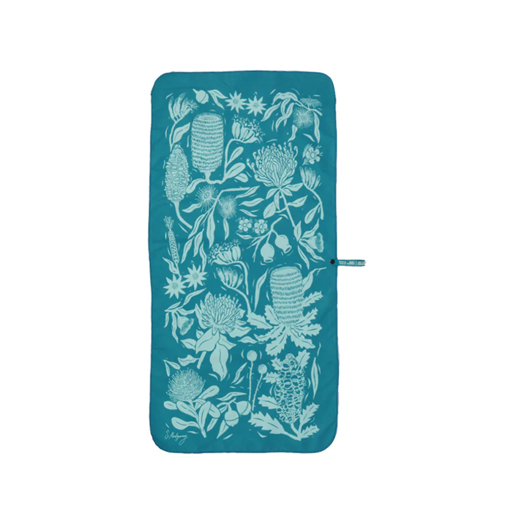 Mont Flora Microfibre Travel Towel - Medium - Image 2