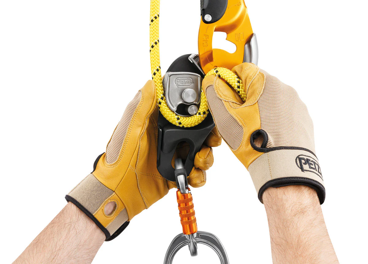 Petzl Rig Industrial Climbing Descender - Image 3